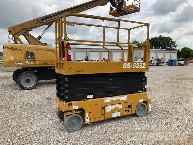Genie GS-3232 Scissor Lifts