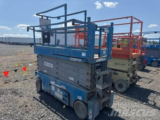 Genie GS-3232 Scissor Lifts
