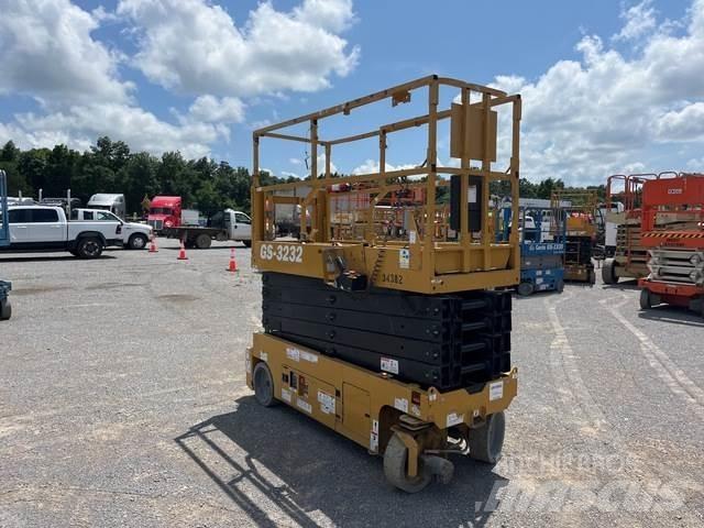 Genie GS-3232 Scissor Lifts