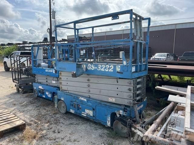Genie GS-3232 Scissor Lifts