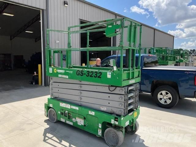 Genie GS-3232 Scissor Lifts