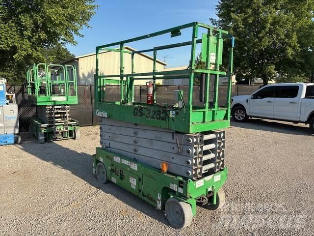Genie GS-3232 Scissor Lifts