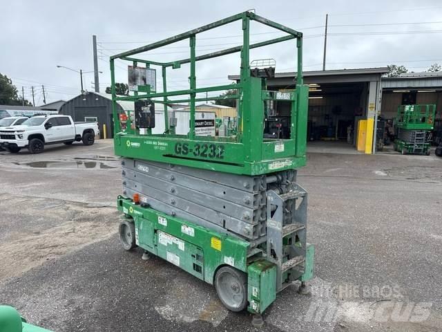 Genie GS-3232 Scissor Lifts