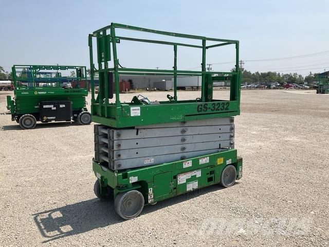 Genie GS-3232 Scissor Lifts