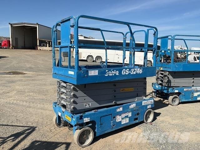 Genie GS-3246 Scissor Lifts