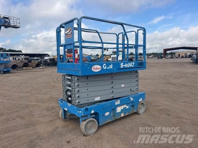 Genie GS-4047 Scissor Lifts