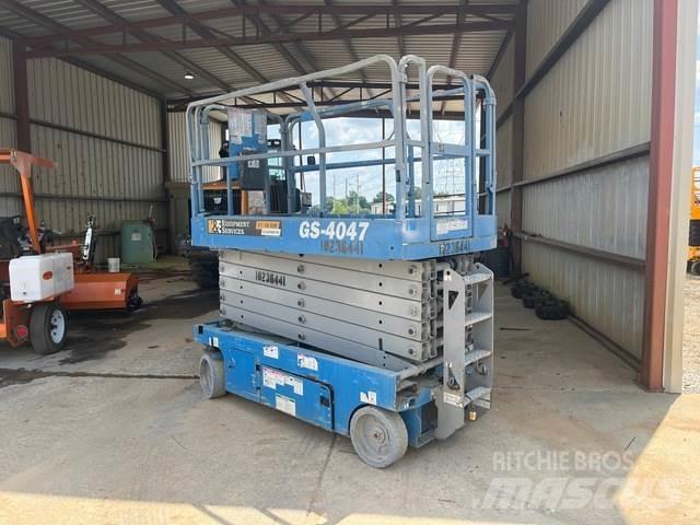 Genie GS-4047 Scissor Lifts