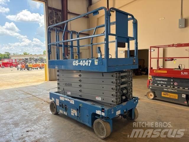Genie GS-4047 Scissor Lifts