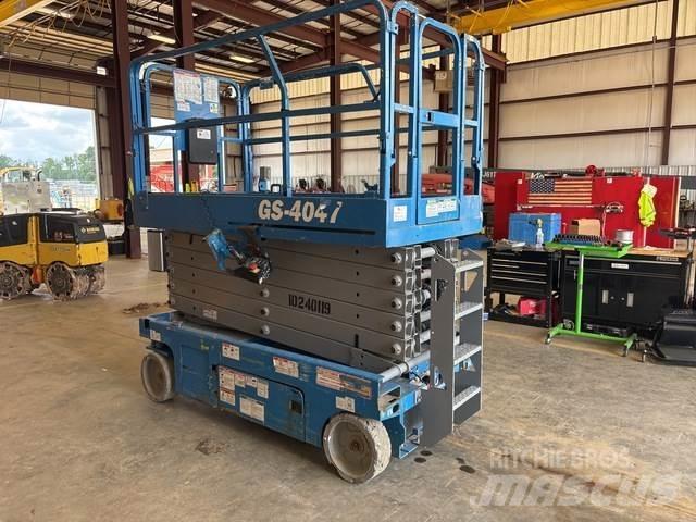 Genie GS-4047 Scissor Lifts