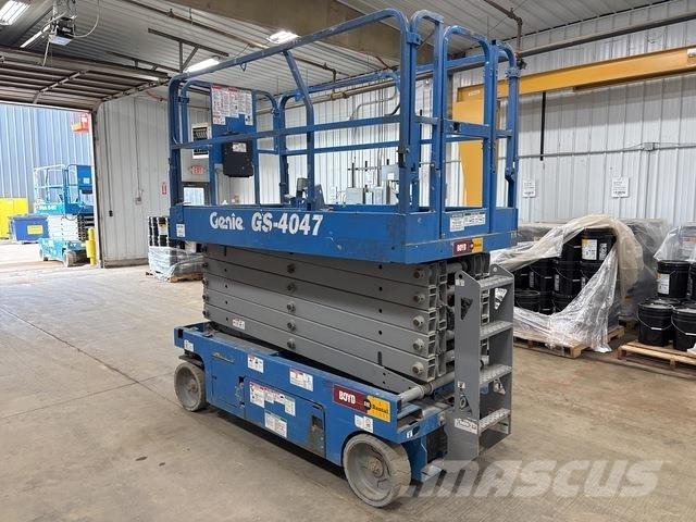 Genie GS-4047 Scissor Lifts