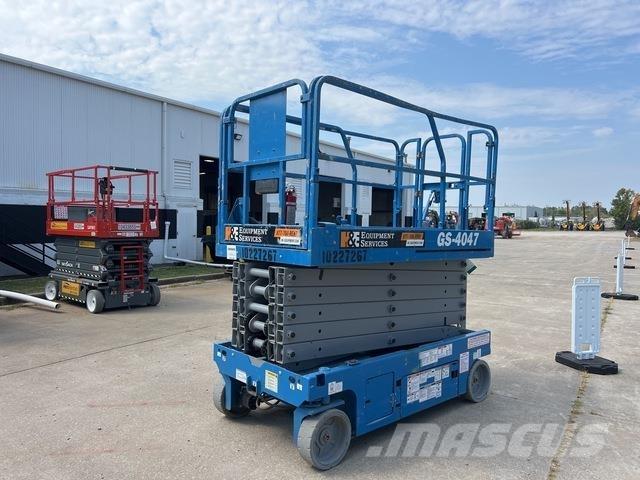 Genie GS-4047 Scissor Lifts