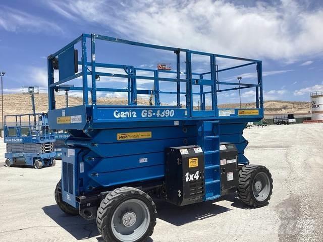 Genie GS-4390 Scissor Lifts