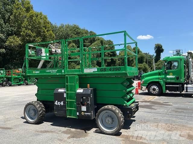 Genie GS-4390 Scissor Lifts