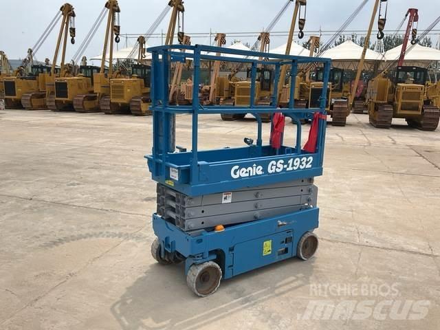 Genie GS1932 Scissor Lifts
