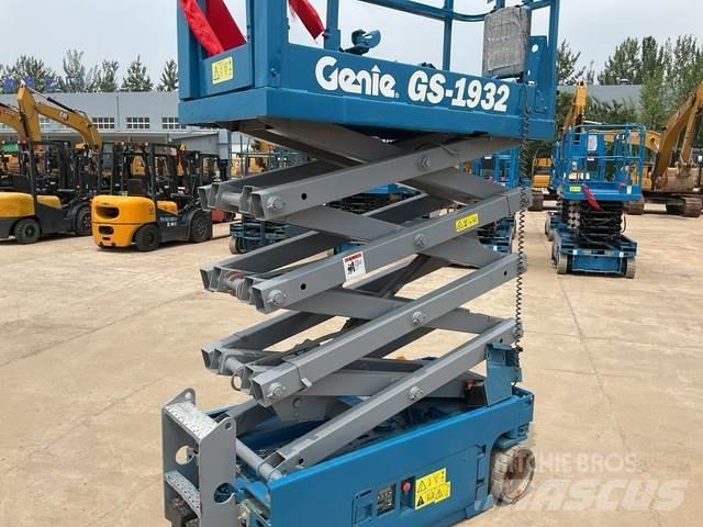 Genie GS1932 Scissor Lifts