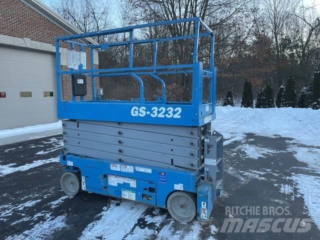 Genie GS3232 Scissor Lifts