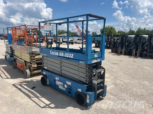 Genie GS3232 Scissor Lifts