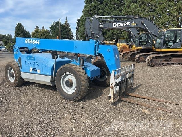 Genie GTH-844 Telescopic Handlers