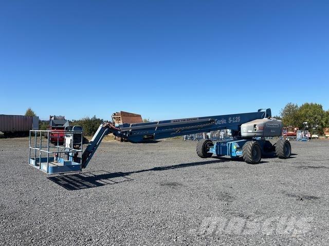 Genie S-125 Telescopic boom lifts