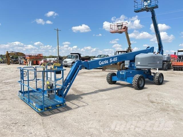 Genie S-45 Telescopic boom lifts