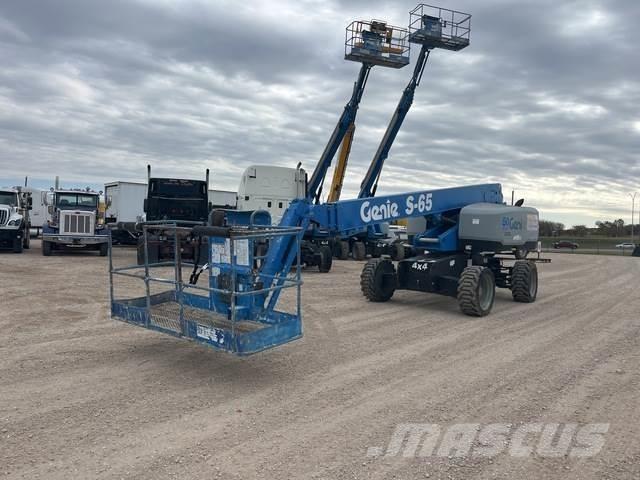 Genie S-65 Telescopic boom lifts