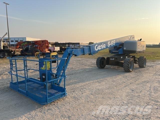 Genie S-65 Telescopic boom lifts