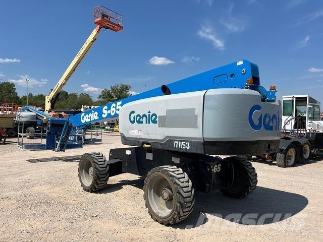 Genie S-65 Telescopic boom lifts