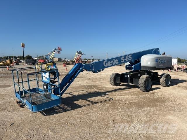 Genie S-65 Telescopic boom lifts