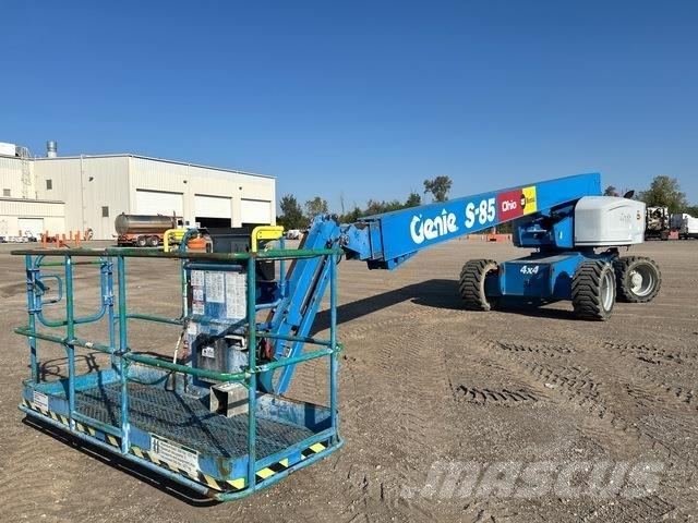 Genie S-85 Telescopic boom lifts