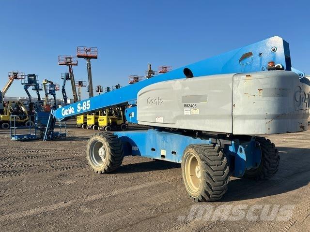 Genie S-85 Telescopic boom lifts