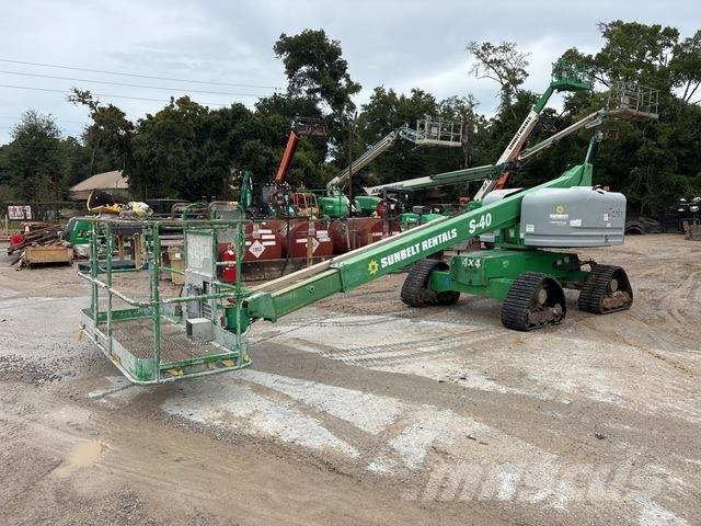 Genie S40 TRAX Telescopic boom lifts