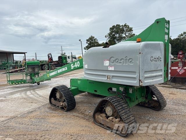 Genie S40 TRAX Telescopic boom lifts