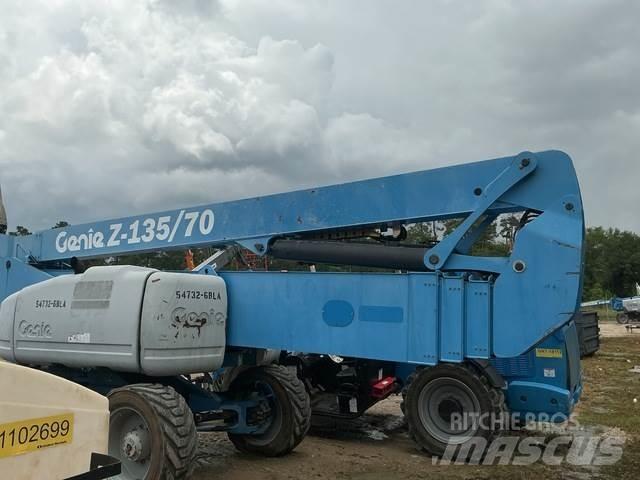 Genie Z-135/70 Articulated boom lifts