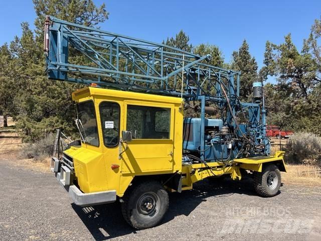 GMC  Digger Derricks trucks