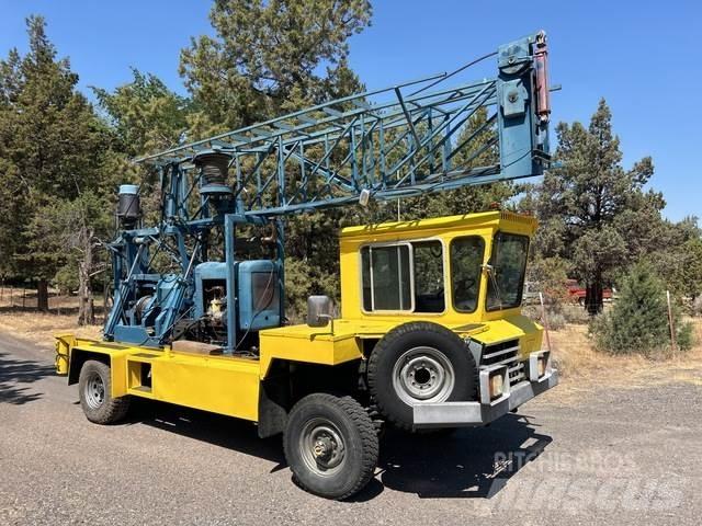 GMC  Digger Derricks trucks