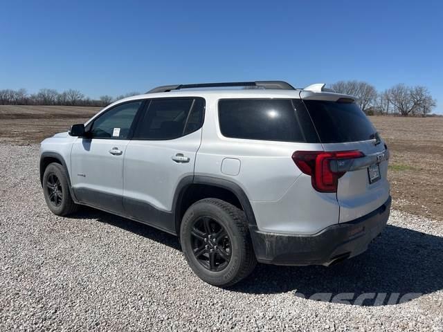 GMC Acadia Automobiles / SUVS