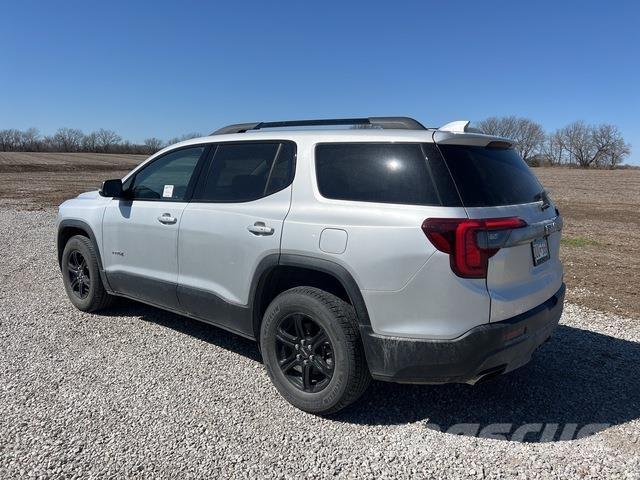 GMC Acadia Automobiles / SUVS