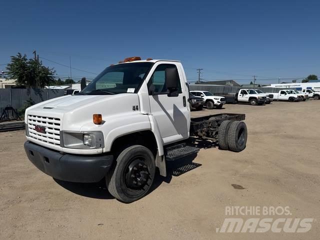GMC C5500 Cabins and interior