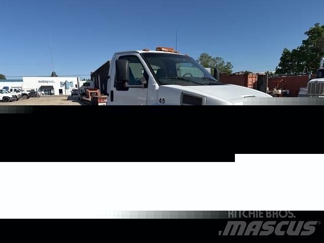 GMC C5500 Cabins and interior