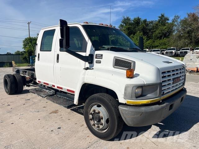 GMC C5500 Cabins and interior