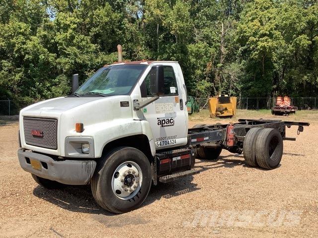GMC C7500 Cabins and interior