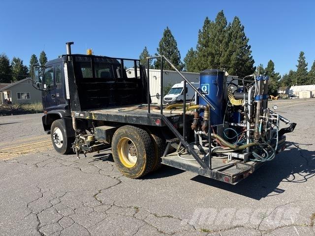 GMC T7500 Work Trucks / Municipal