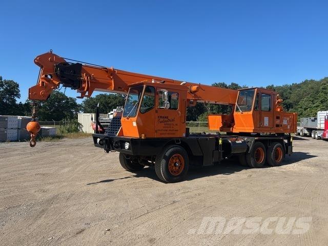Grove TMS525 Crawler Cranes