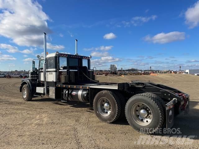 Hayes Clipper Tow Trucks / Wreckers