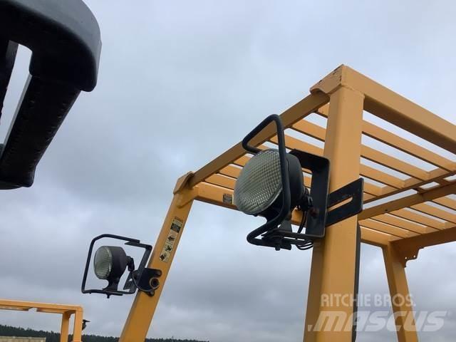 Hyster E65Z-40 Electric Forklifts