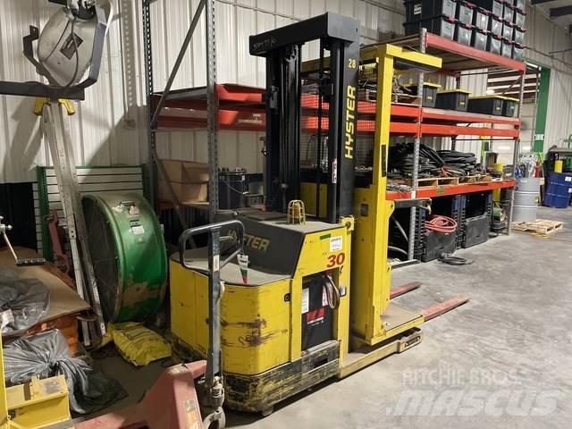 Hyster R30XMS Electric Forklifts