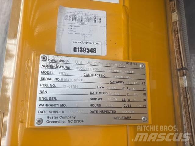Hyster V30ZMU Medium lift order picker