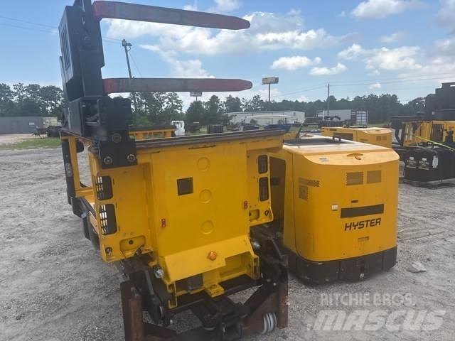 Hyster V30ZMU Medium lift order picker