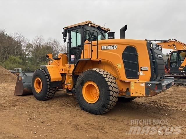 Hyundai HL960 Wheel Loaders