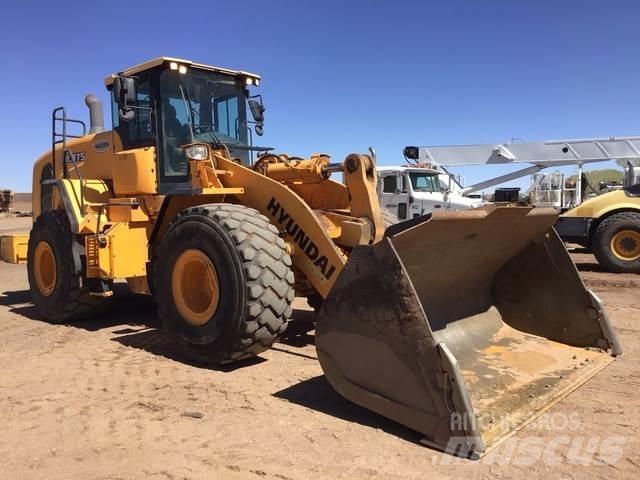 Hyundai HL975 Wheel Loaders